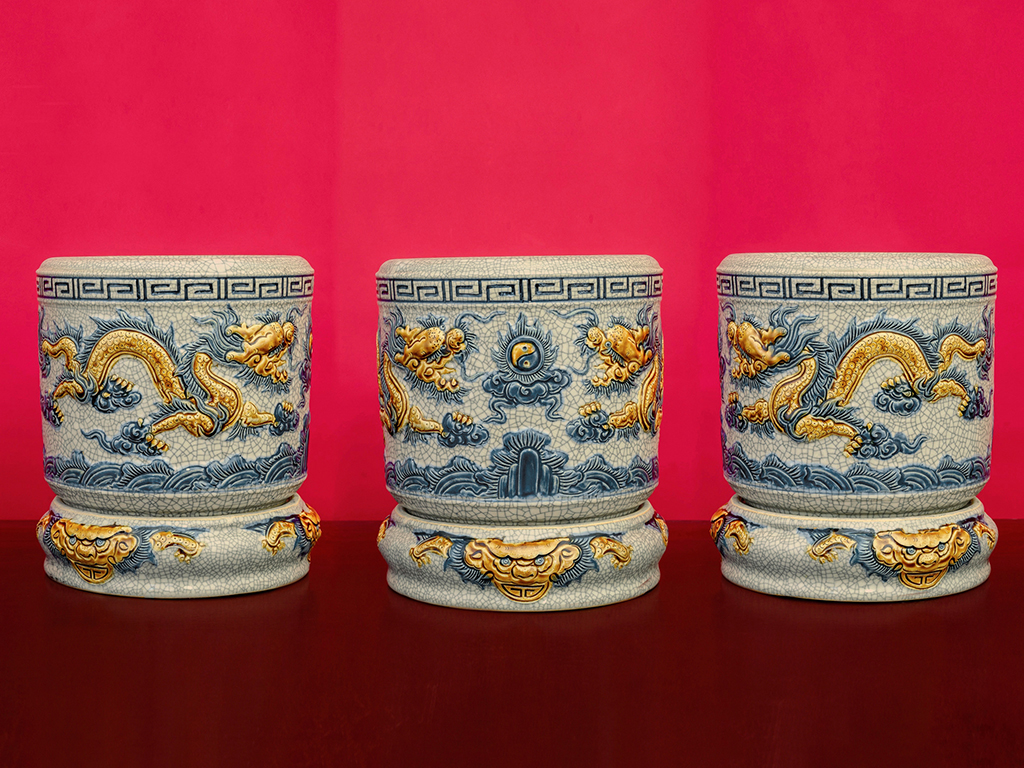 Bộ đồ thờ Bát Tràng Trường Xuân men rạn đắp nổi rồng sang trọng chuẩn Bộ đồ thờ Bát Tràng Trường Xuân men rạn đắp nổi rồng sang trọng chuẩn