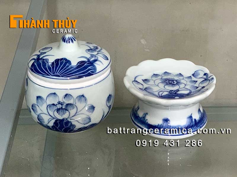 Bát đựng nước thờ vẽ sen Bát Tràng thủ công trang nghiêm