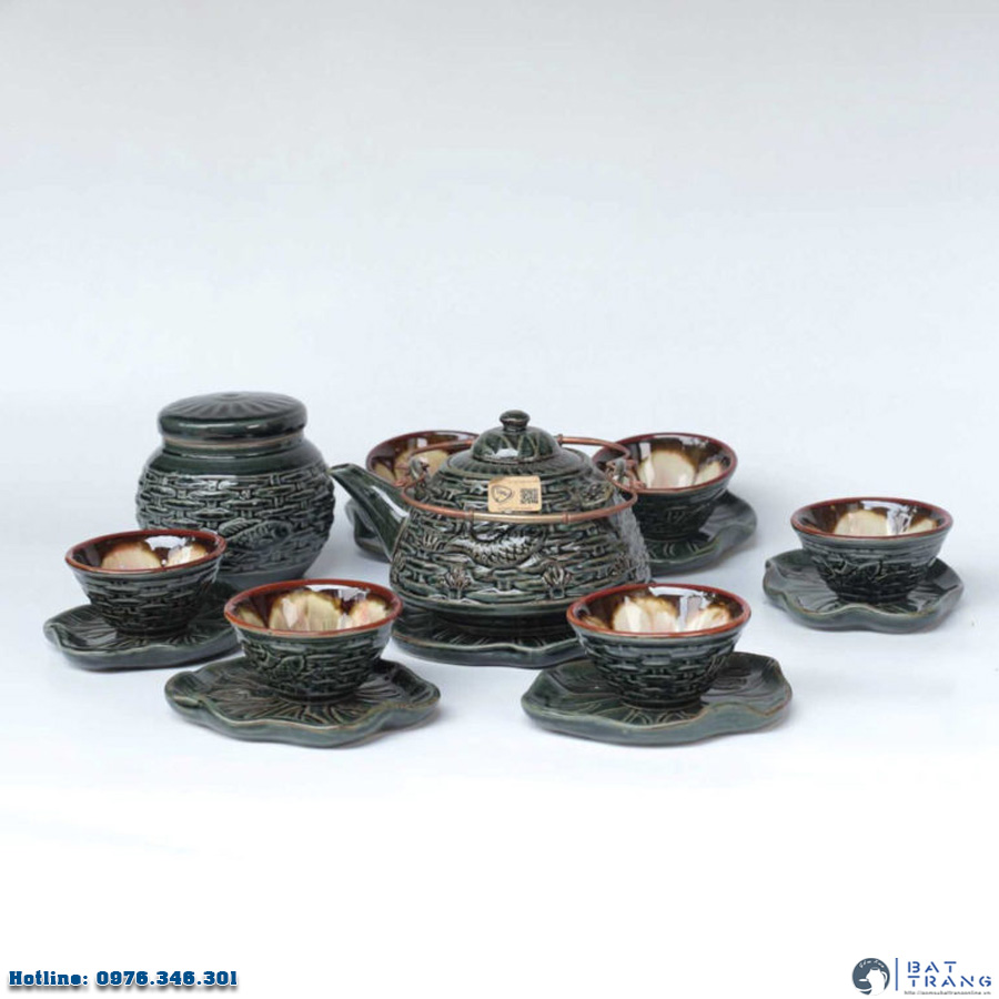 Bộ ấm vuốt tay Cá Chép Liên Hoa sang trọng tặng kèm hũ trà Bộ ấm vuốt tay Cá Chép Liên Hoa sang trọng tặng kèm hũ trà