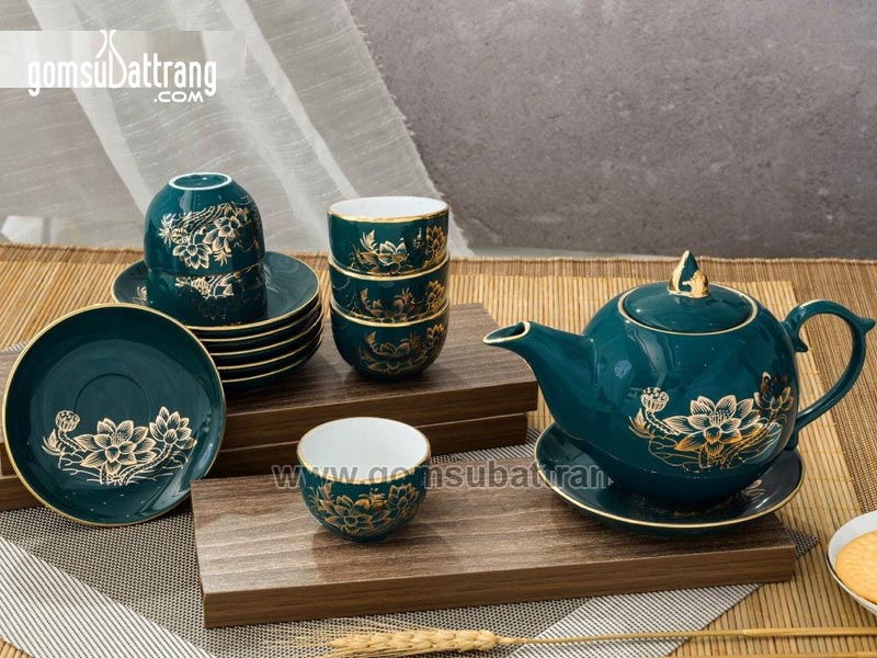 Bộ ấm chén vàng kim thuận buồm xuôi gió sang trọng, quà tặng giá tốt Bộ ấm chén vàng kim thuận buồm xuôi gió sang trọng, quà tặng giá tốt